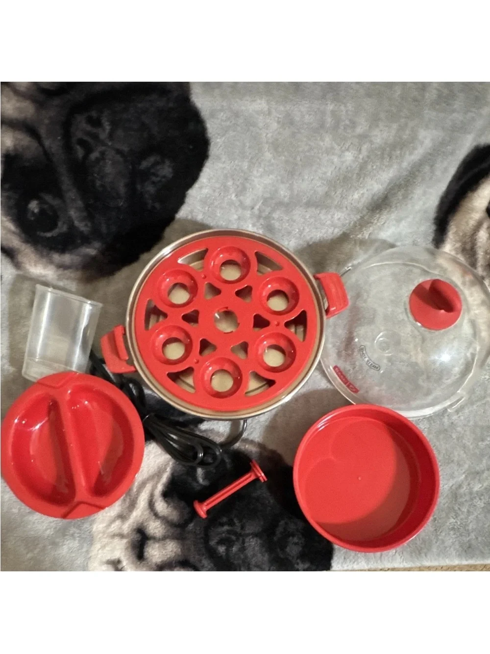 Dash DEC005RD Electric Egg Cooker 7-Egg Poaching 360W 120V Red